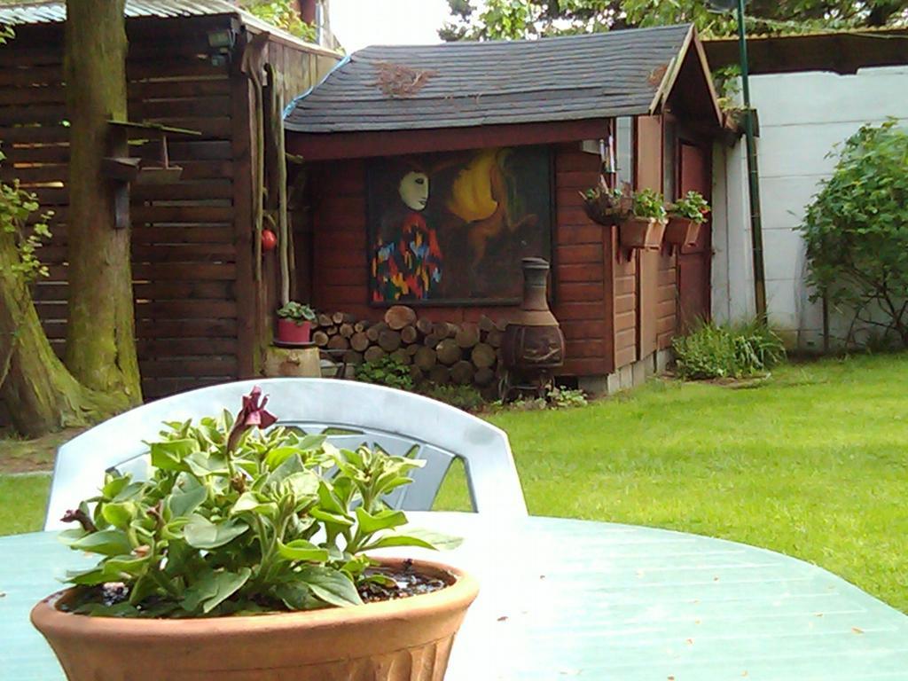 Helpende Hand Vila Oelegem Exterior foto